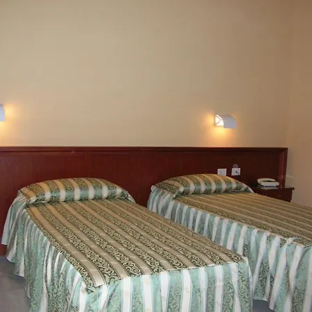 Industria Hotel 3*